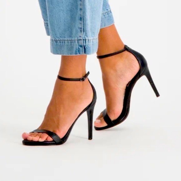Steve Madden Shoes - Steve Madden Stecy Black Sandals